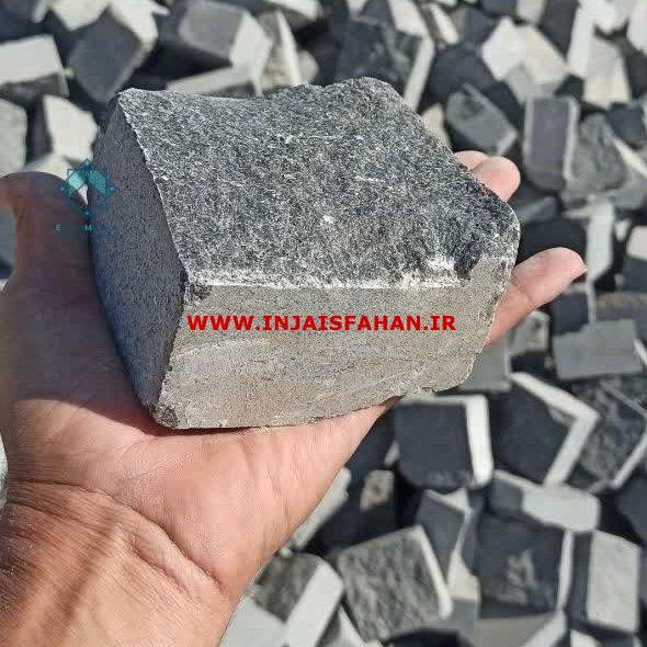 سنگ کوبیک گرانیت مشکی – کف فرشی زیبا و محکم