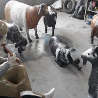 مجسمه های شهری فایبرگلاس زرین کار